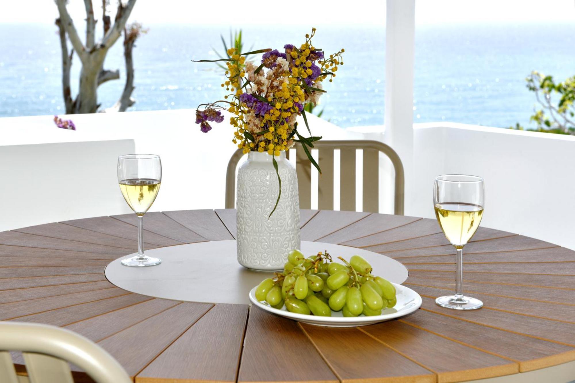 Giourgas Studios & Apartments Provatas Dış mekan fotoğraf